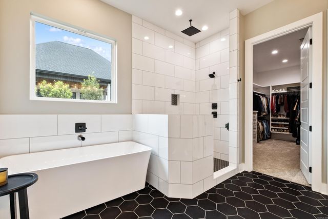 4905 Lake Vista Drive, Benton, AR 72019