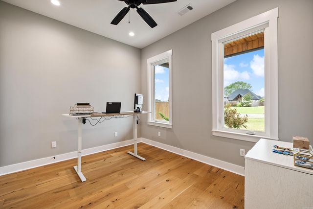 4905 Lake Vista Drive, Benton, AR 72019