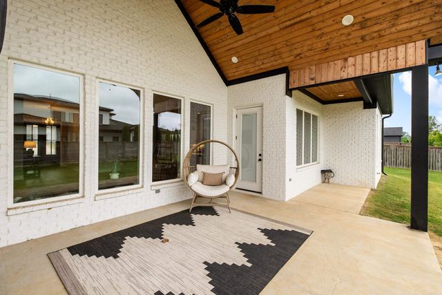 4905 Lake Vista Drive, Benton, AR 72019