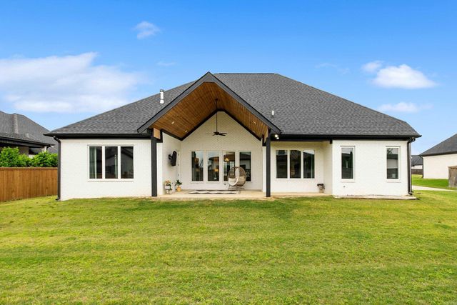 4905 Lake Vista Drive, Benton, AR 72019