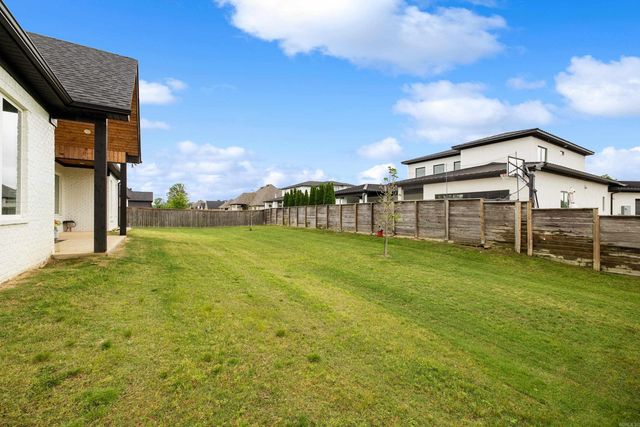 4905 Lake Vista Drive, Benton, AR 72019