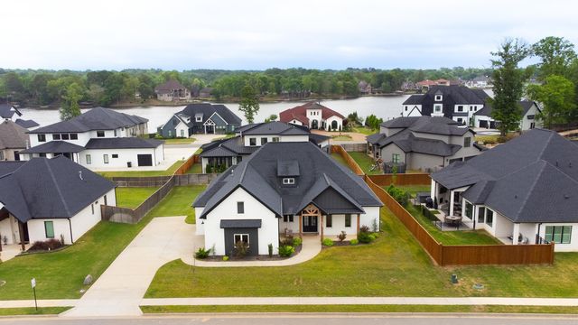 4905 Lake Vista Drive, Benton, AR 72019