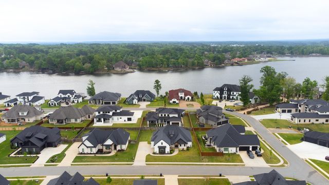 4905 Lake Vista Drive, Benton, AR 72019
