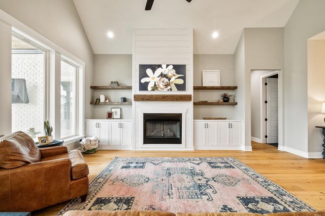 4905 Lake Vista Drive, Benton, AR 72019