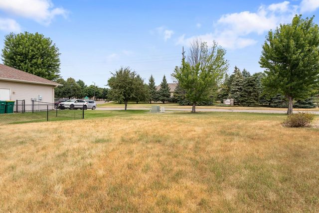 10049 Butternut Court N, Brooklyn Park, MN 55443