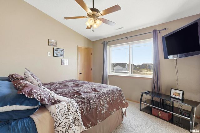 1570 Savannah Circle C3, Davenport, IA 52807