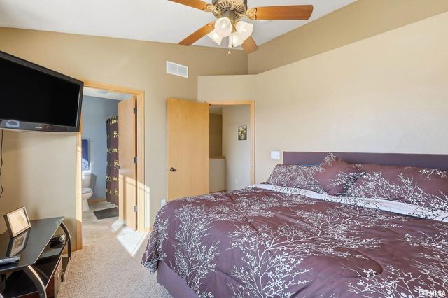 1570 Savannah Circle C3, Davenport, IA 52807