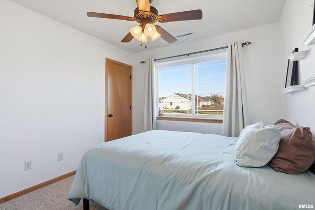 1570 Savannah Circle C3, Davenport, IA 52807