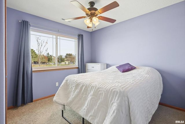 1570 Savannah Circle C3, Davenport, IA 52807