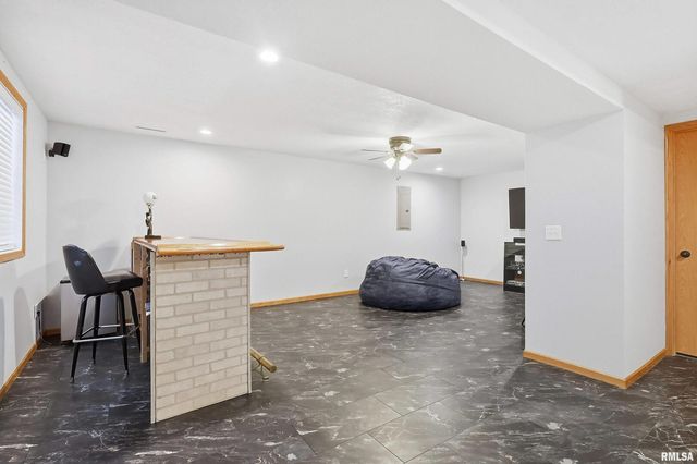 1570 Savannah Circle C3, Davenport, IA 52807