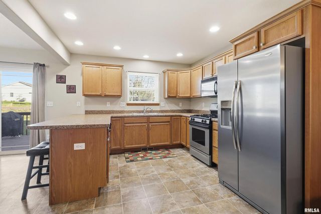 1570 Savannah Circle C3, Davenport, IA 52807