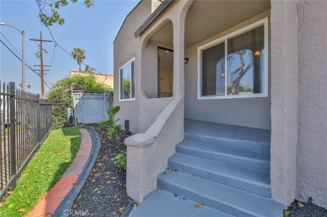 8110 S Denker, Los Angeles, CA 90047