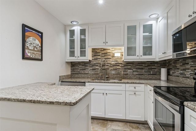 1 BEACH DRIVE SE 2008, St Petersburg, FL 33701