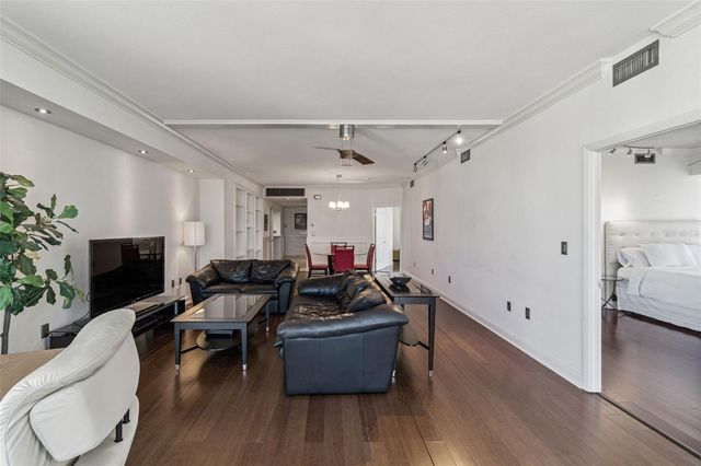 1 BEACH DRIVE SE 2008, St Petersburg, FL 33701