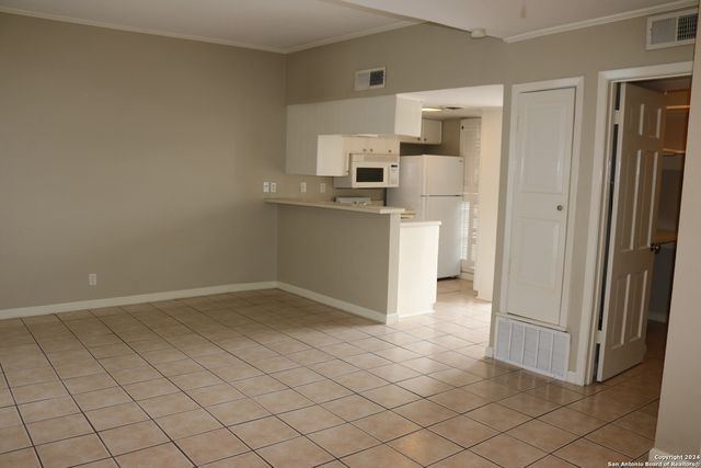 66 Brees Blvd Apt 51, San Antonio, TX 78209