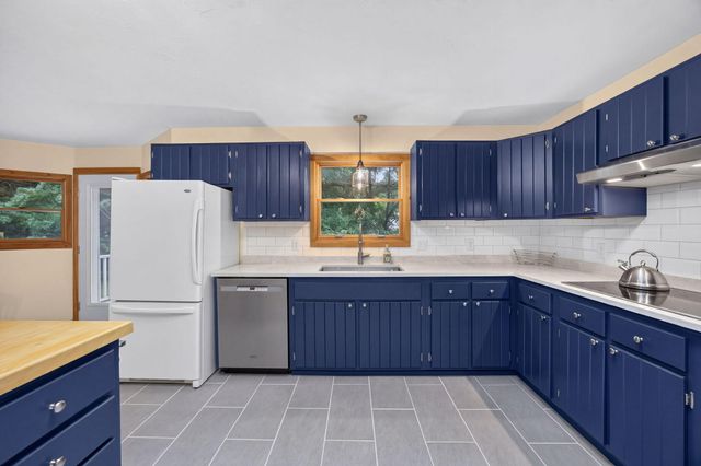 43 Heather Lane, North Falmouth, MA 02556