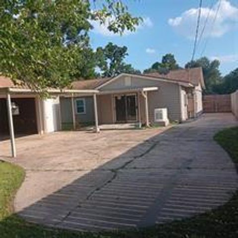 8913 Linda Vista Road, Houston, TX 77078