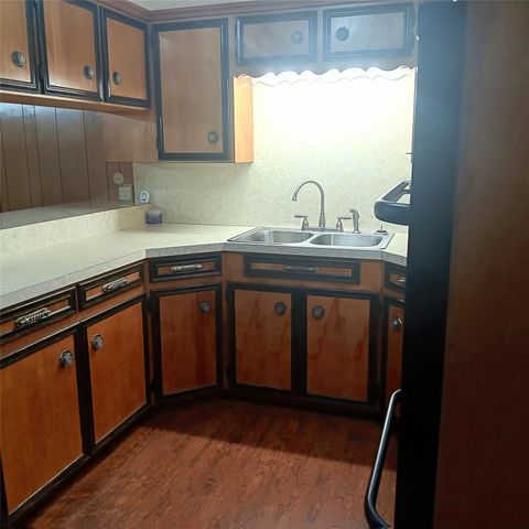 8913 Linda Vista Road, Houston, TX 77078