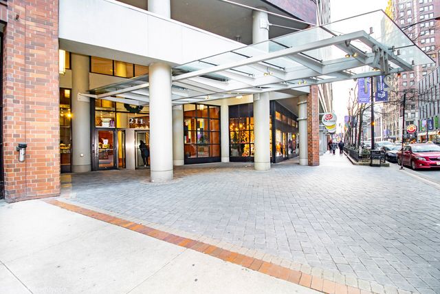 211 E Ohio Street 2515, Chicago, IL 60611
