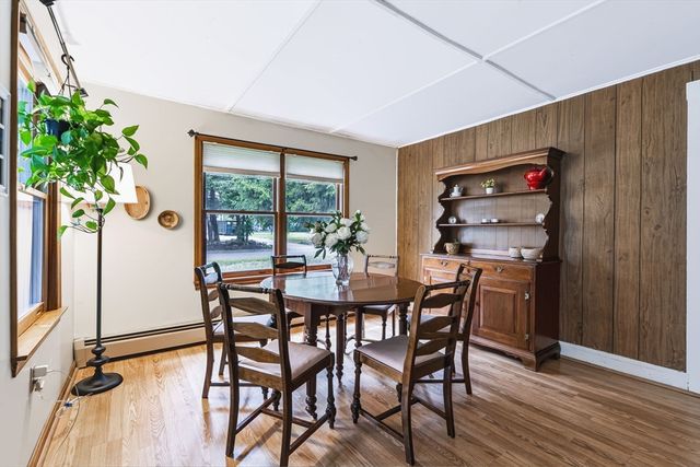 66 N High St, Foxboro, MA 02035