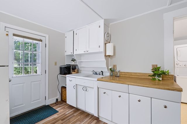 66 N High St, Foxboro, MA 02035