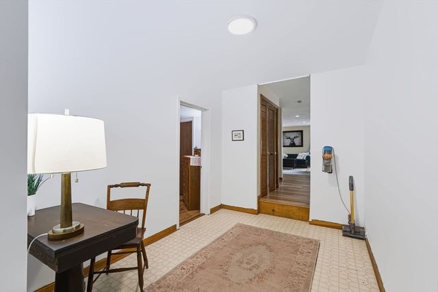 66 N High St, Foxboro, MA 02035
