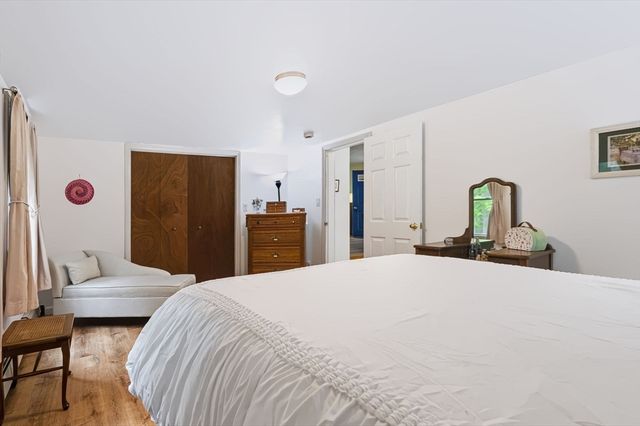 66 N High St, Foxboro, MA 02035