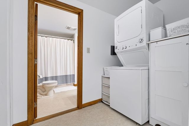 66 N High St, Foxboro, MA 02035