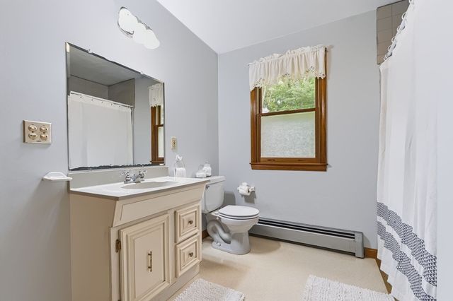 66 N High St, Foxboro, MA 02035