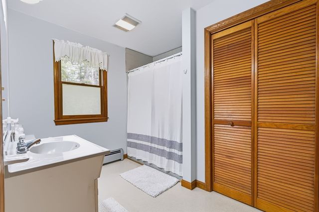 66 N High St, Foxboro, MA 02035