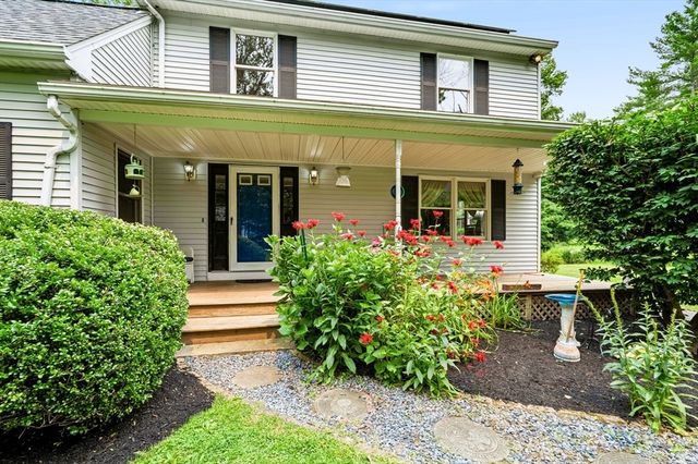 66 N High St, Foxboro, MA 02035