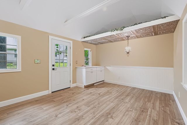66 N High St, Foxboro, MA 02035