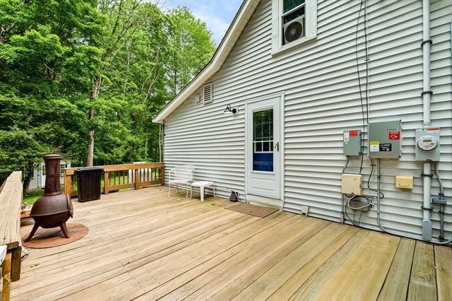 66 N High St, Foxboro, MA 02035