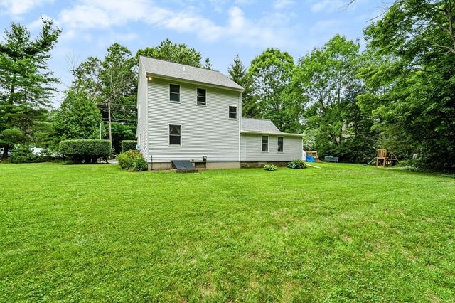 66 N High St, Foxboro, MA 02035