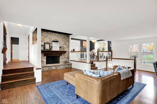 95 Williamsburg Court, Zionsville, IN 46077