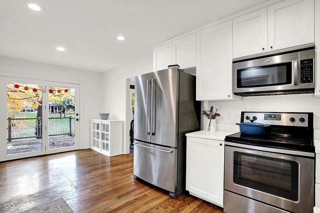 95 Williamsburg Court, Zionsville, IN 46077