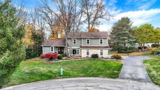 95 Williamsburg Court, Zionsville, IN 46077
