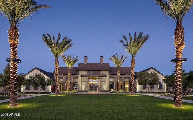 2448 W MAXIMO Way, Phoenix, AZ 85085