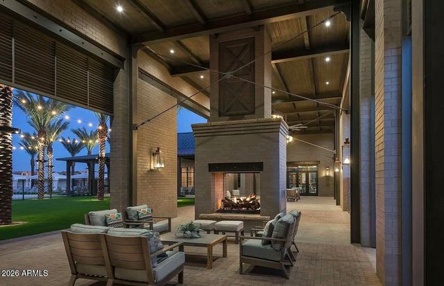 2448 W MAXIMO Way, Phoenix, AZ 85085