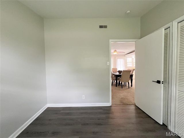 615 Crest Court, Kirkwood, MO 63122