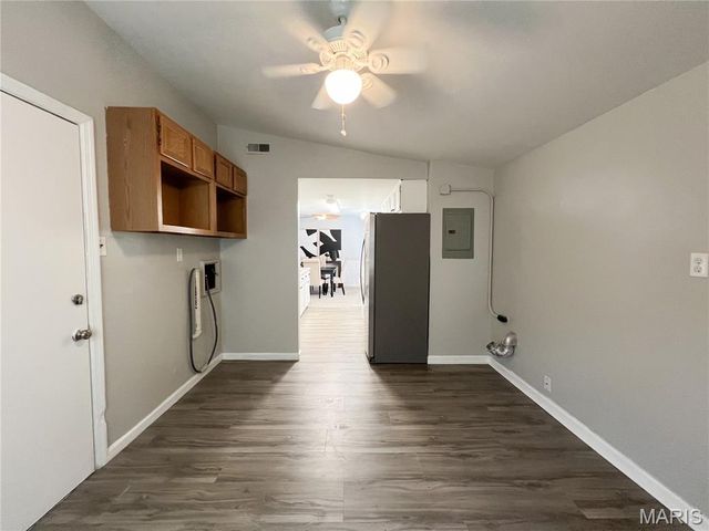 615 Crest Court, Kirkwood, MO 63122