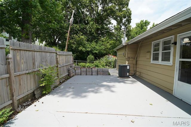 615 Crest Court, Kirkwood, MO 63122