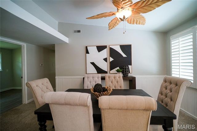 615 Crest Court, Kirkwood, MO 63122