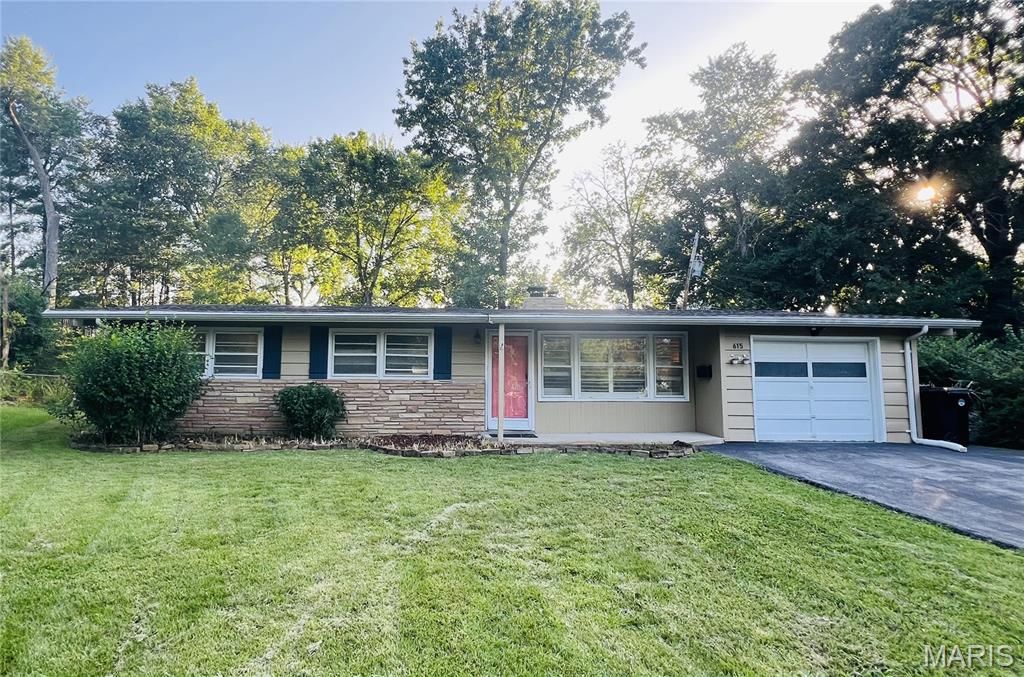 615 Crest Court, Kirkwood, MO 63122