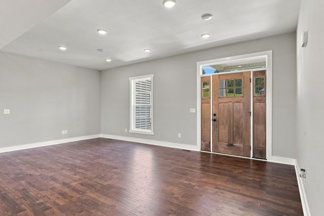 630 Bridle Path Ln, Hartsville, TN 37074