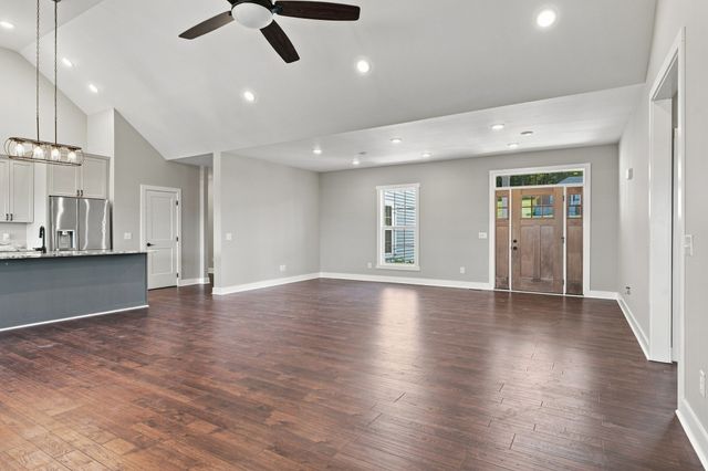 630 Bridle Path Ln, Hartsville, TN 37074