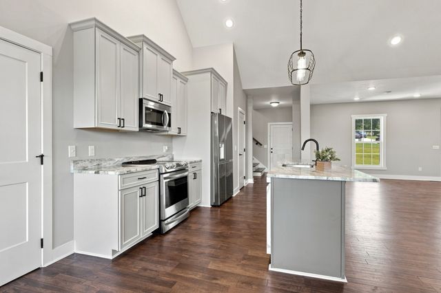 630 Bridle Path Ln, Hartsville, TN 37074