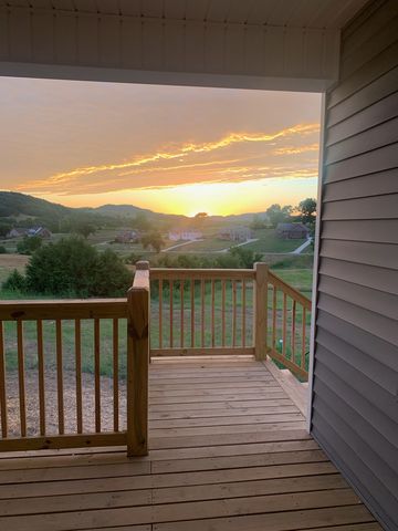 630 Bridle Path Ln, Hartsville, TN 37074