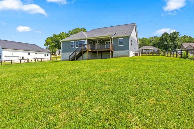 630 Bridle Path Ln, Hartsville, TN 37074