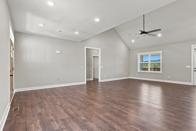 630 Bridle Path Ln, Hartsville, TN 37074